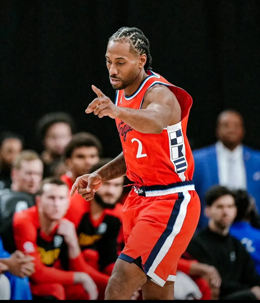 包含澳大利亚男篮逆转国王，伦纳德惊艳世界的词条